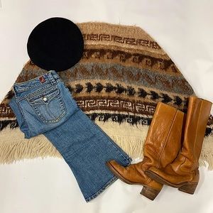 Gorgeous vintage hand knitted wool poncho